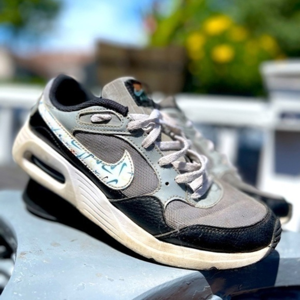 Air Nike Running Shoes Boys size 6